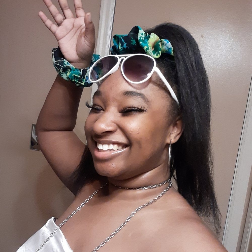 Tropical Schrunchie - Picture 4 of 4